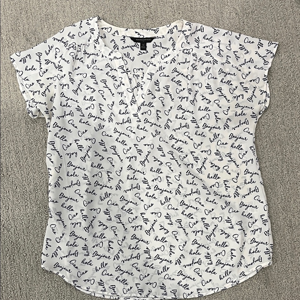 Banana Republic White and Navy travel Script Blouse